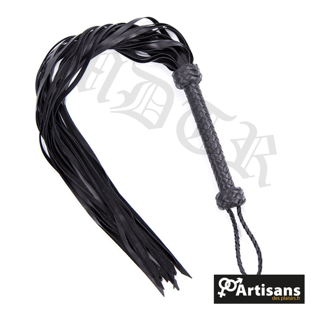 Fouet ou flogger en cuir